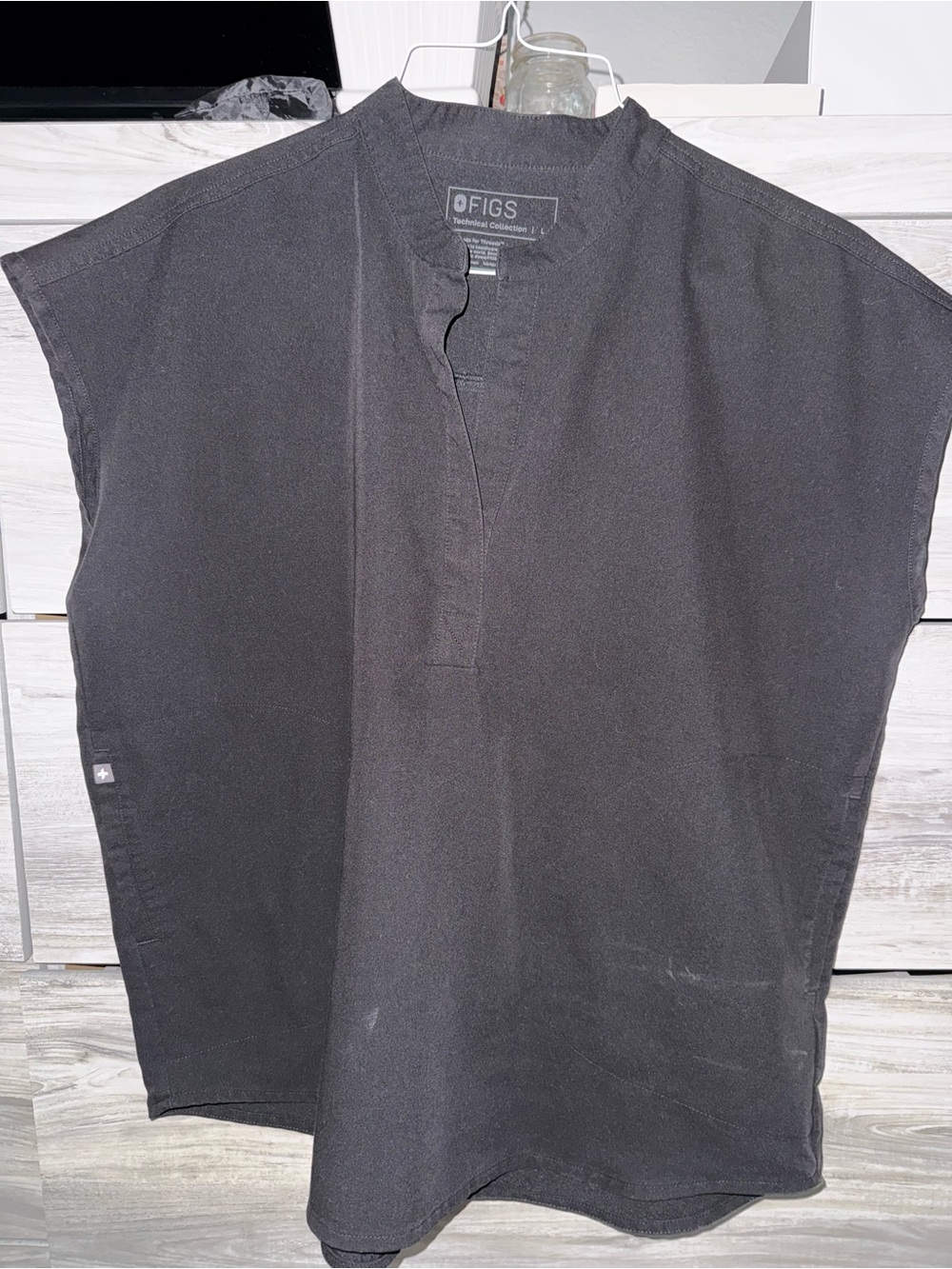 Figs Black Scrub top